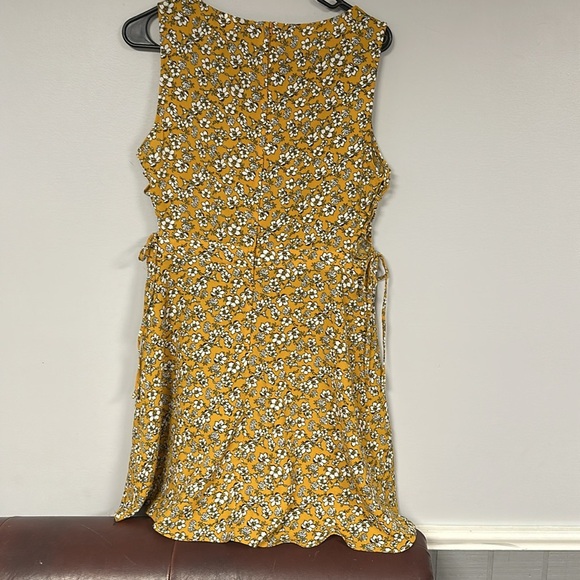 Super Cute Divided by H&M Mustard Floral Sleeveless Dress US Size 10, Side Ties - Picture 3 of 8